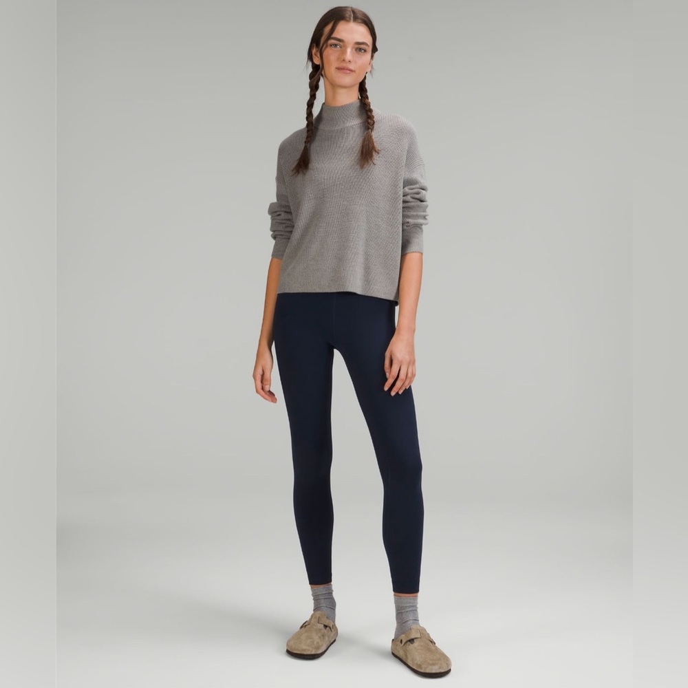 Lululemon women’s size 2 Wunder Train High-Rise Tight 25” excellent condition